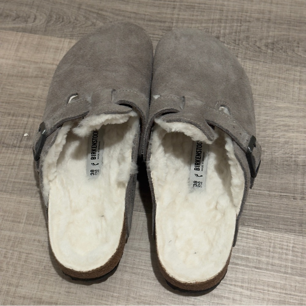 BIRKENSTOCK Boston Genuine Shearling Lined Clog in Stone Coin Suede Size 7-7.5US - Picture 14 of 16